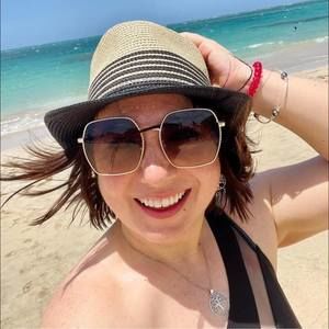 Meet your Posher, Angela